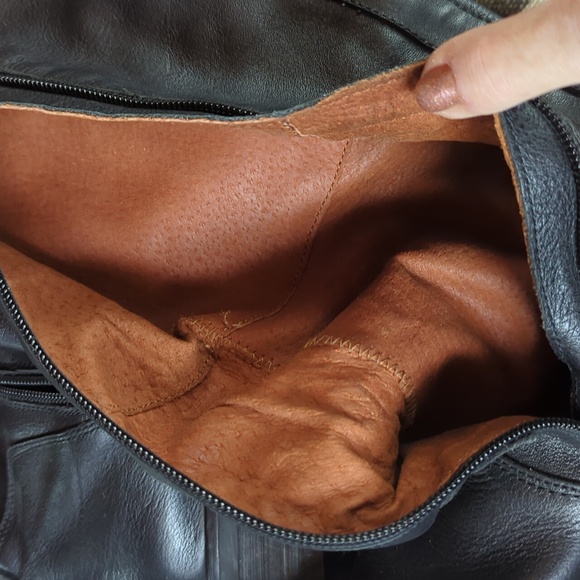 Black leather knee-high boot - Picture 7 of 15